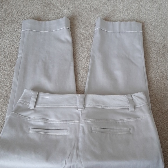 EUC Cato  Khaki Capris - Picture 4 of 4